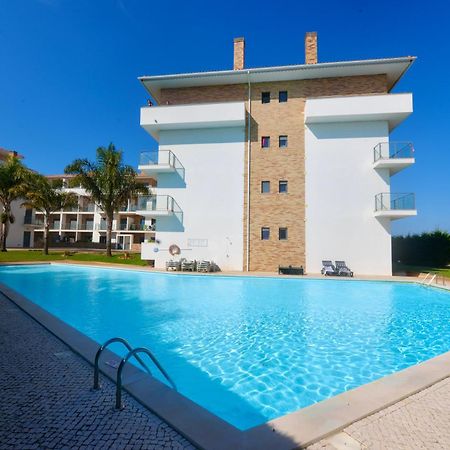 Pebble - 1 Bedroom Apartment Sleeps 5 With Pool & Tennis Court 상 마르티뇨 두 포르투 외부 사진