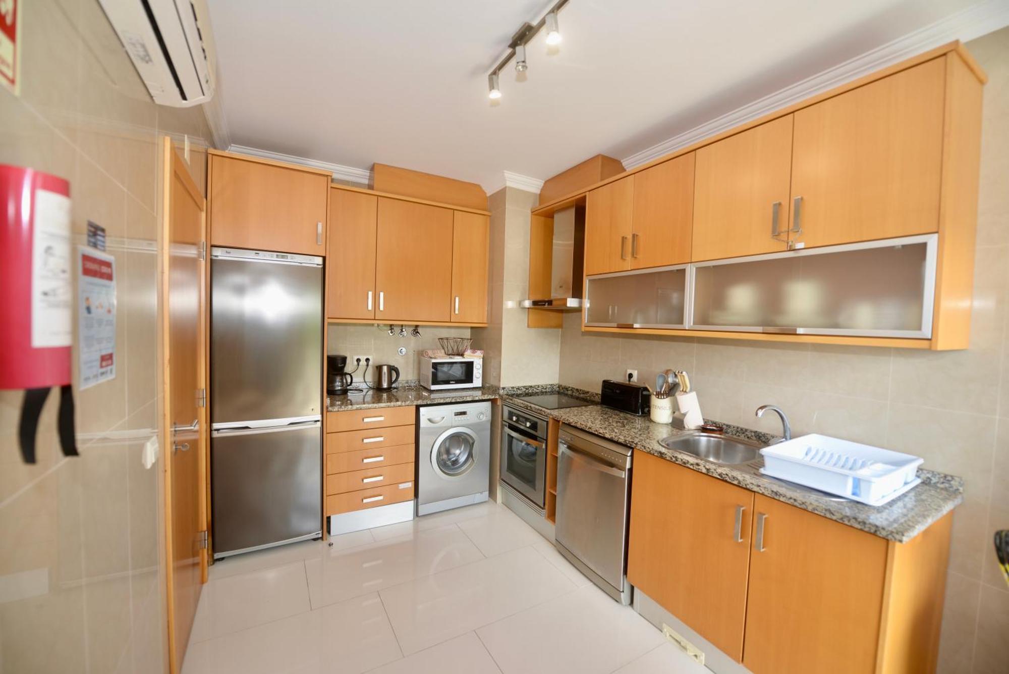 Pebble - 1 Bedroom Apartment Sleeps 5 With Pool & Tennis Court 상 마르티뇨 두 포르투 외부 사진