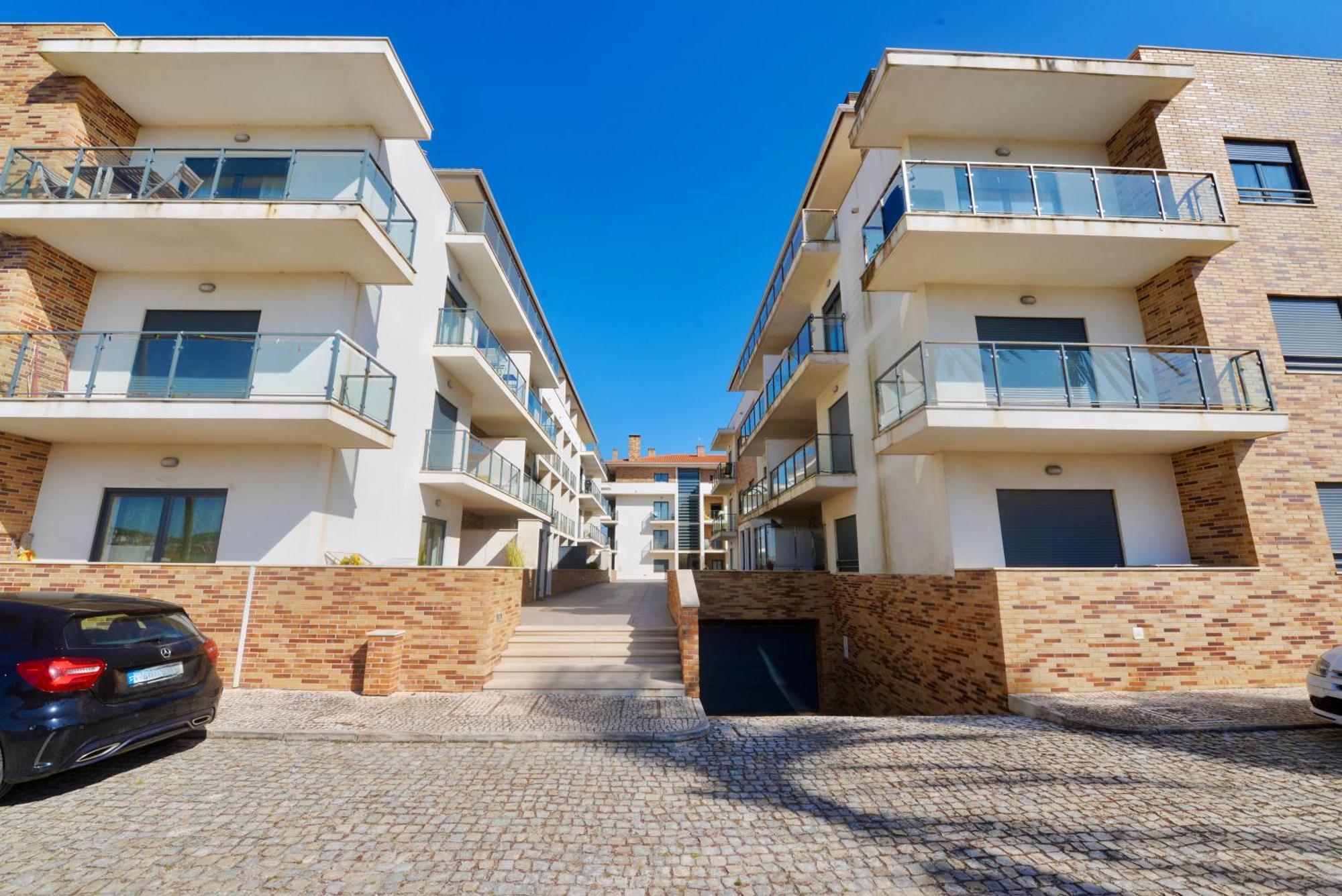 Pebble - 1 Bedroom Apartment Sleeps 5 With Pool & Tennis Court 상 마르티뇨 두 포르투 외부 사진