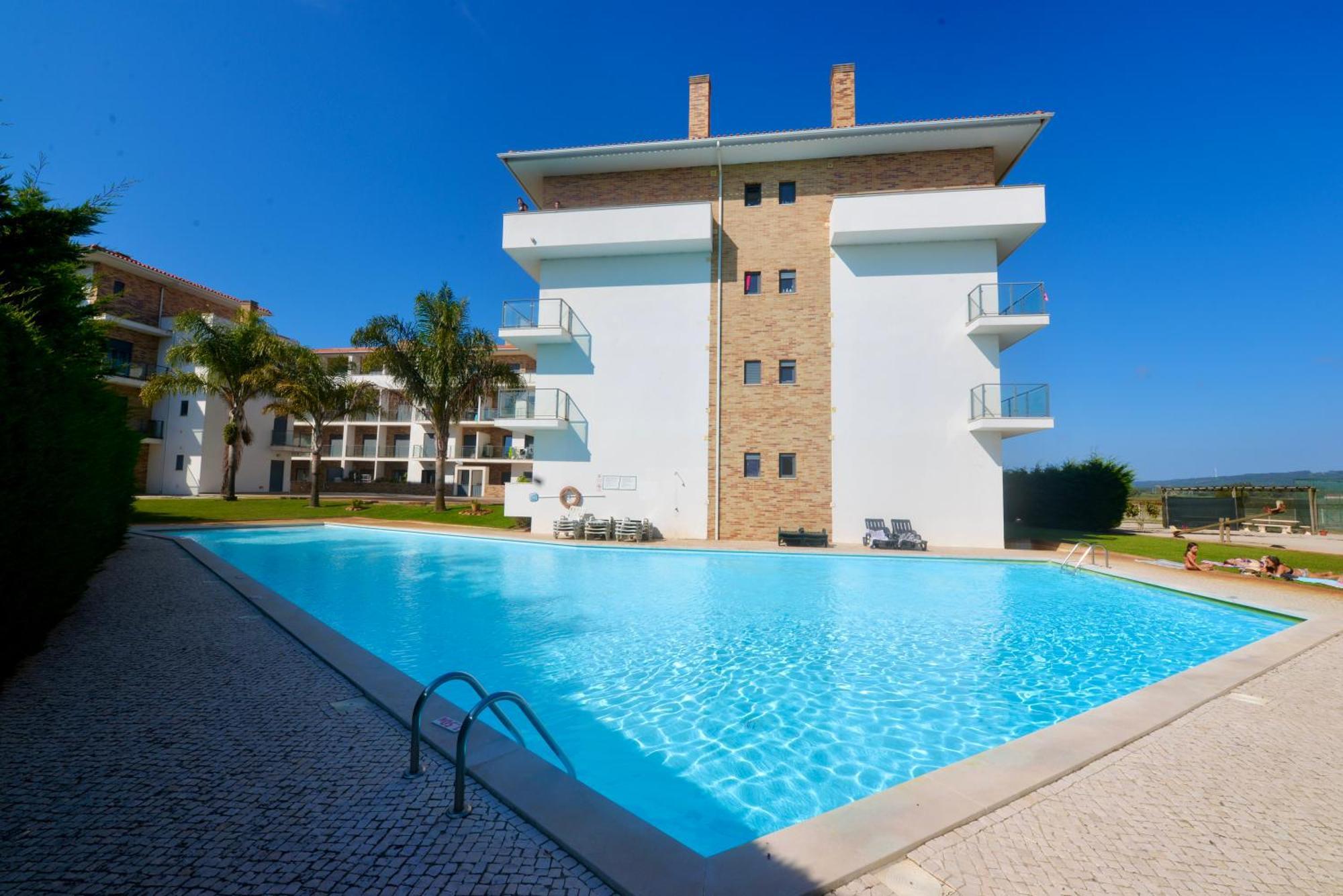 Pebble - 1 Bedroom Apartment Sleeps 5 With Pool & Tennis Court 상 마르티뇨 두 포르투 외부 사진